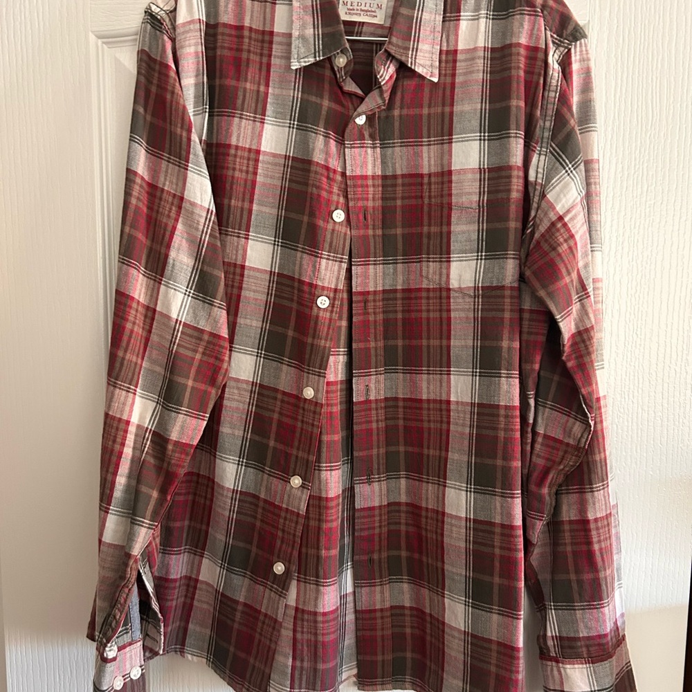 Wrangler Red and Gray Plaid Button Down Shirt Medium Flannel